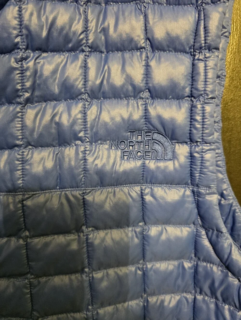 The North Face Men's Thermoball Quilted Vest w/ a full-zip front closure  XXL